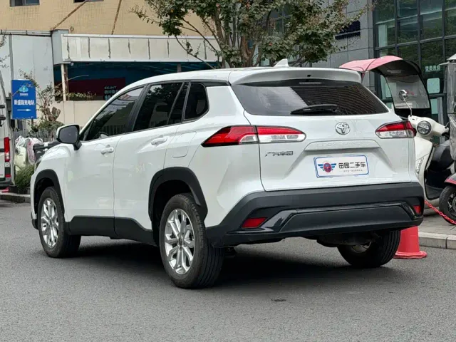 Toyota Frontlander — Фото автомобиля 4