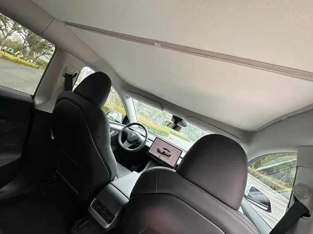 Tesla Model Y — Фото автомобиля 12