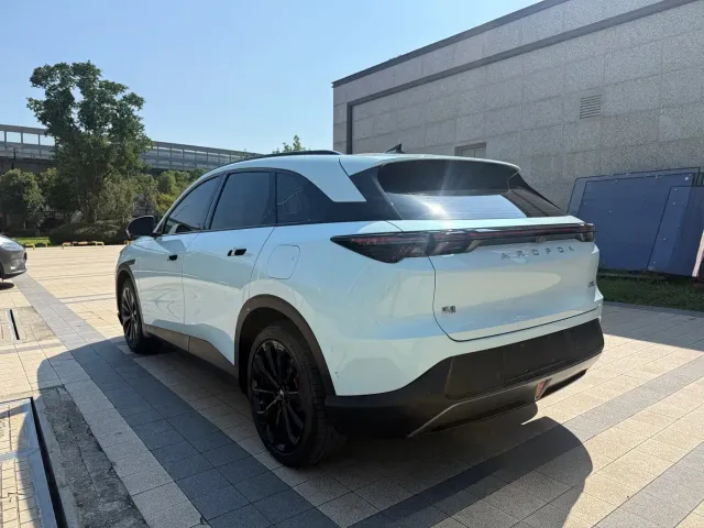 Arcfox Alpha T5 — Фото автомобиля 15