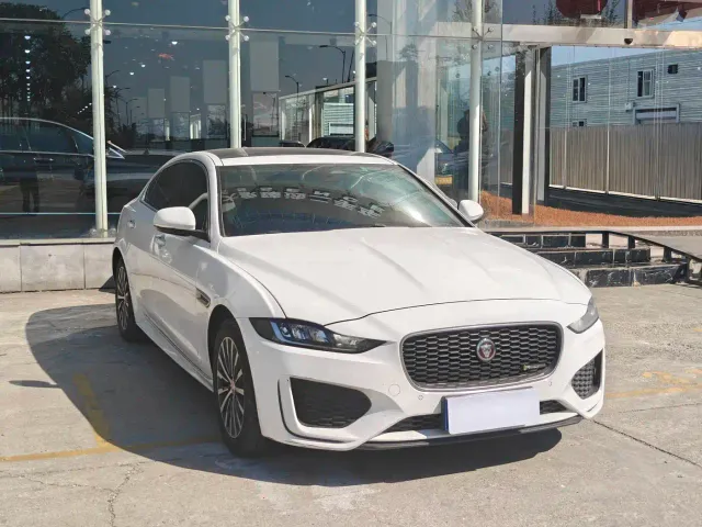 Jaguar XEL — Фото автомобиля 3