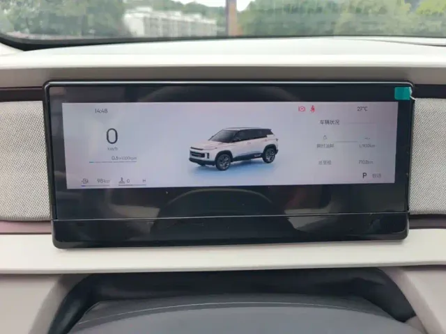 Geely ICON — Фото автомобиля 11