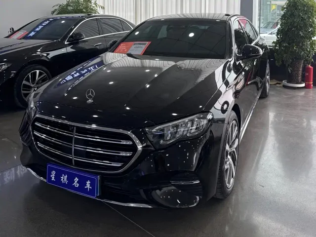 Mercedes-Benz E-Class — Фото автомобиля 2