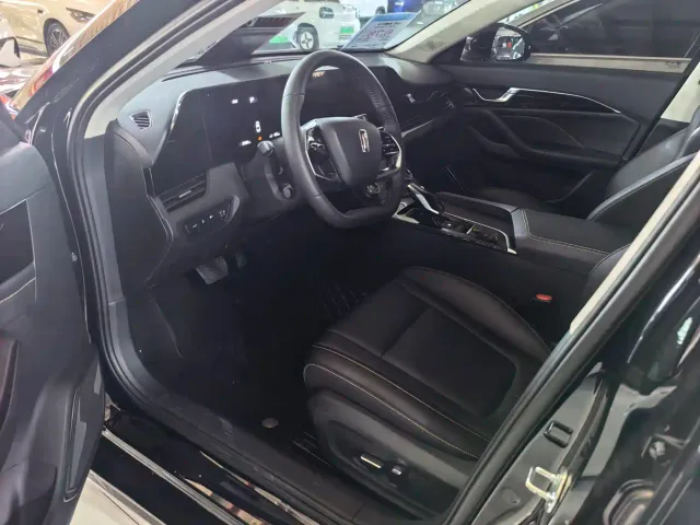 Bestune B70 — Фото автомобиля 6