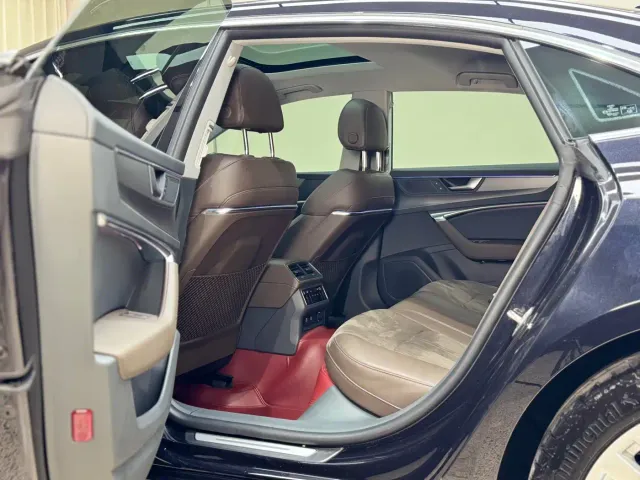 Audi A7L — Фото автомобиля 15