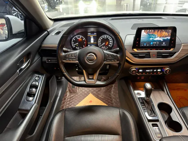 Nissan Teana — Фото автомобиля 9
