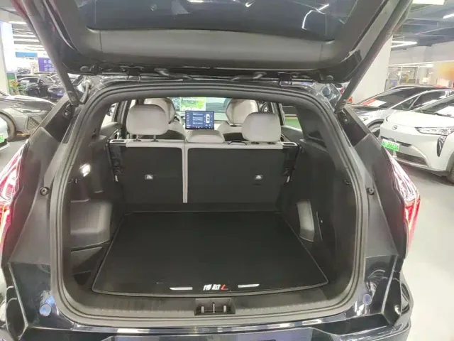 Geely Boyue L — Фото автомобиля 18
