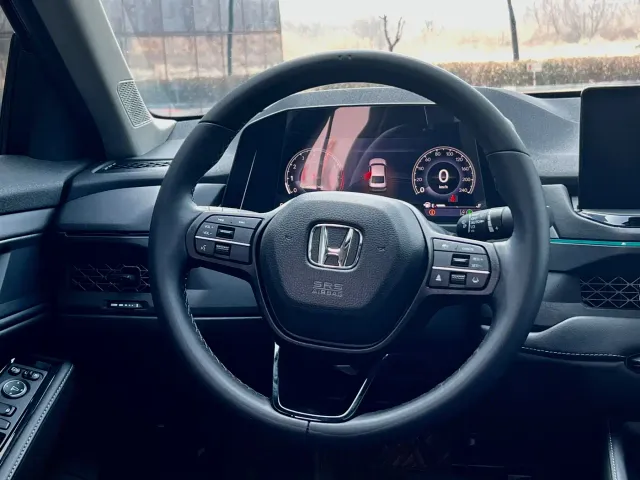 Honda Accord — Фото автомобиля 11