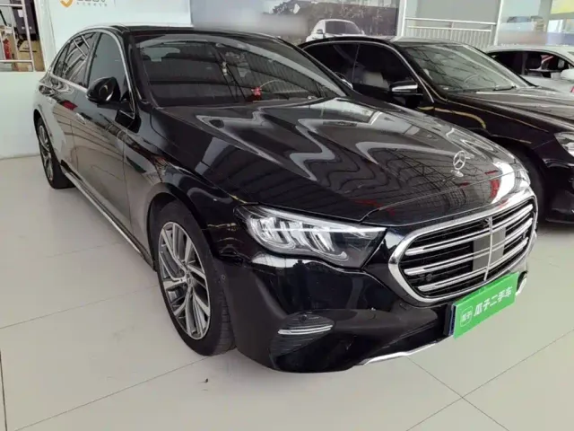 Mercedes-Benz E-Class — Фото автомобиля 21