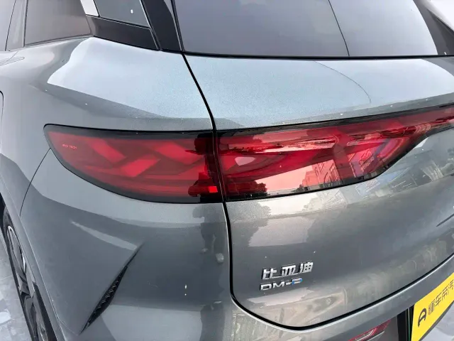 BYD Tang L — Фото автомобиля 10