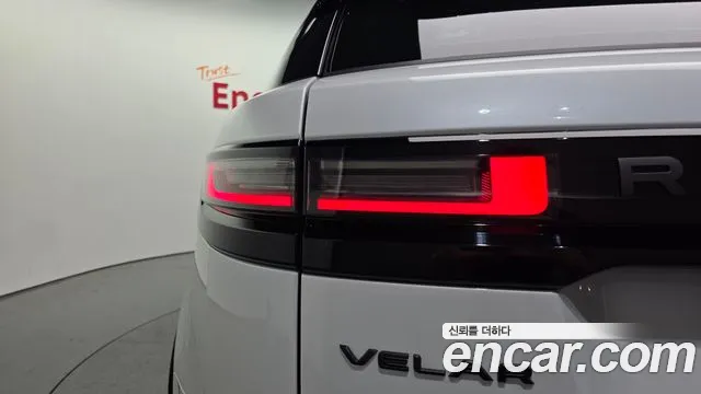 Land Rover Range Rover Velar Range Rover Velar 2.0 P250 Dynamic SE — Фото автомобиля 19