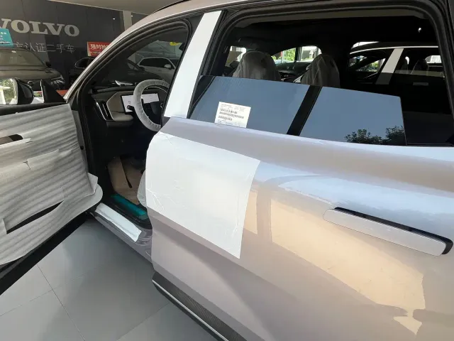 Volvo XC70 Plug-in Hybrid — Фото автомобиля 13