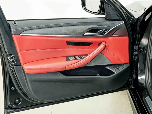BMW 5 Series — Фото автомобиля 16