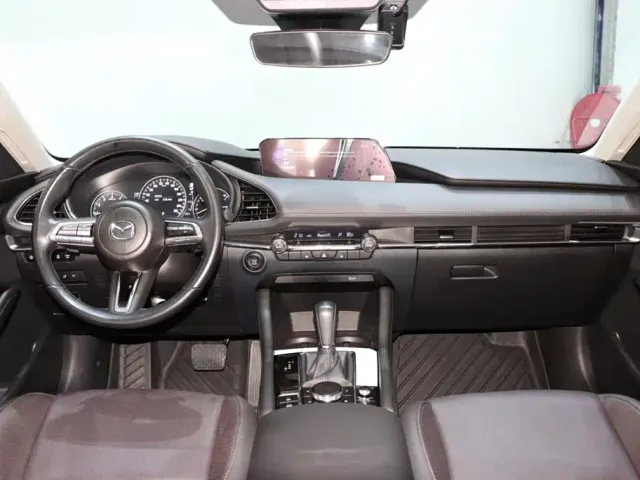 Mazda Axela — Фото автомобиля 11