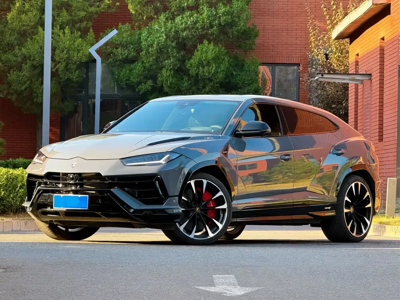Lamborghini Urus 2023 4.0T V8 S — Фото автомобиля 3
