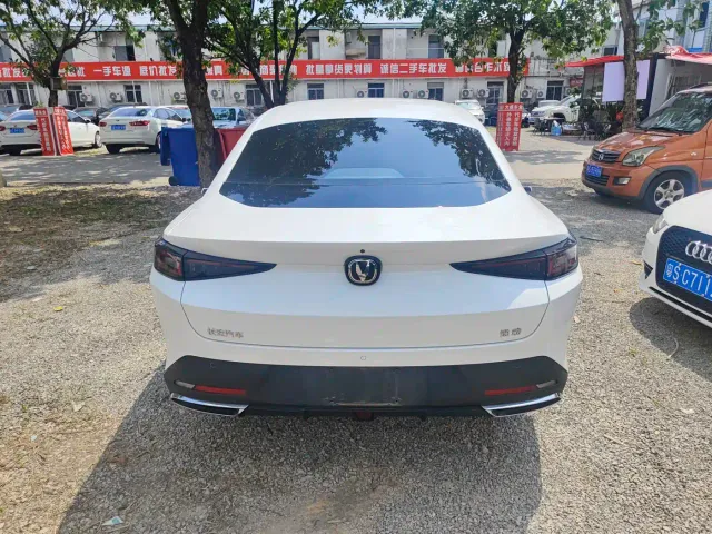 Changan Eado — Фото автомобиля 14