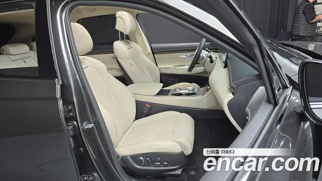 Genesis GV70 2.5T Бензин AWD — Фото автомобиля 10