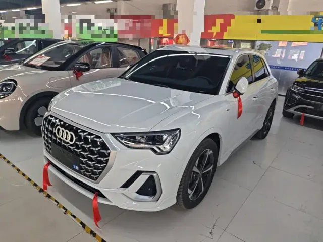 Фотография автомобиля — Audi Q3