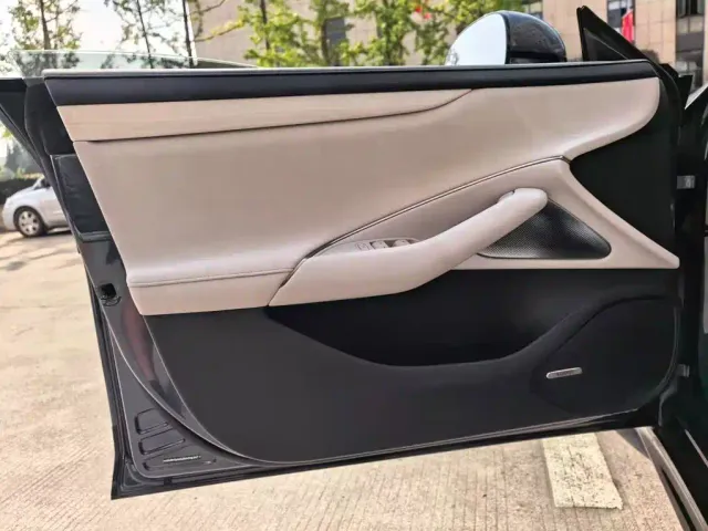 Xiaomi SU7 — Фото автомобиля 12