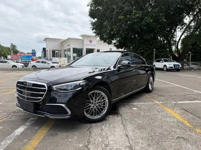 Фотография автомобиля — Mercedes-Benz S-Class