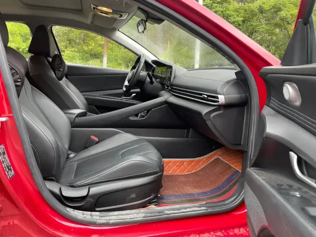 Hyundai Elantra — Фото автомобиля 7