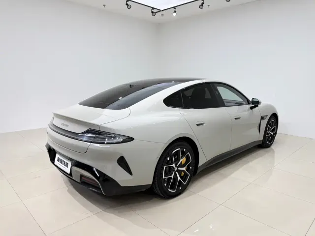 Xiaomi SU7 — Фото автомобиля 6