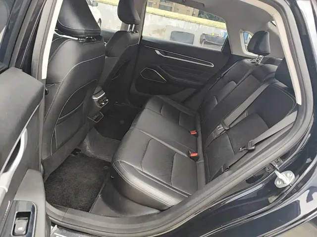 Geely Emgrand — Фото автомобиля 12