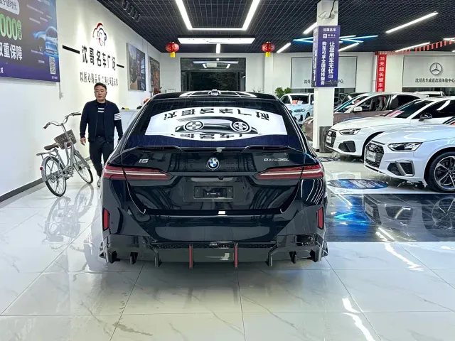 BMW i5 — Фото автомобиля 8
