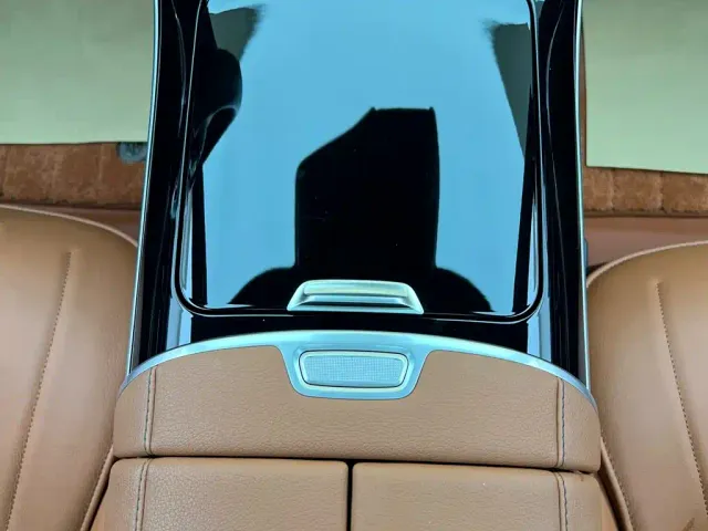 Mercedes-Benz S-Class — Фото автомобиля 28