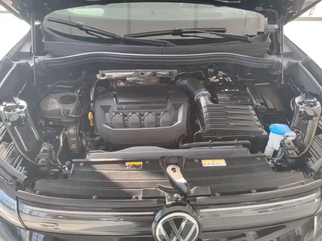 Volkswagen Tiguan L — Фото автомобиля 24