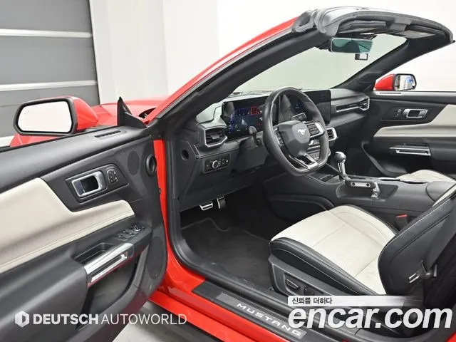 Ford Mustang Mustang 7 поколение 2.3 EcoBoost Premium Кабриолет — Фото автомобиля 11