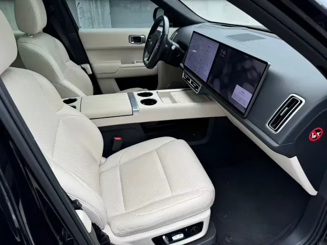 Li Auto L8 — Фото автомобиля 6