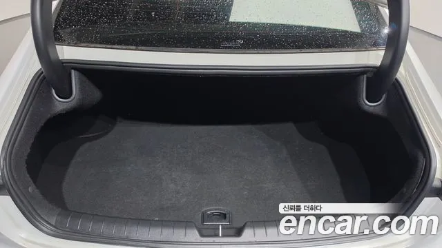 Hyundai Grandeur Grandeur (GN7) 3.5 Бензин 4WD — Фото автомобиля 16