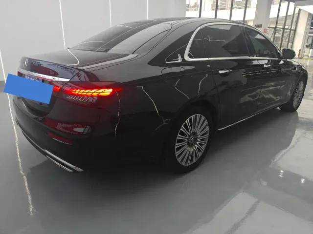 Mercedes-Benz E-Class — Фото автомобиля 6