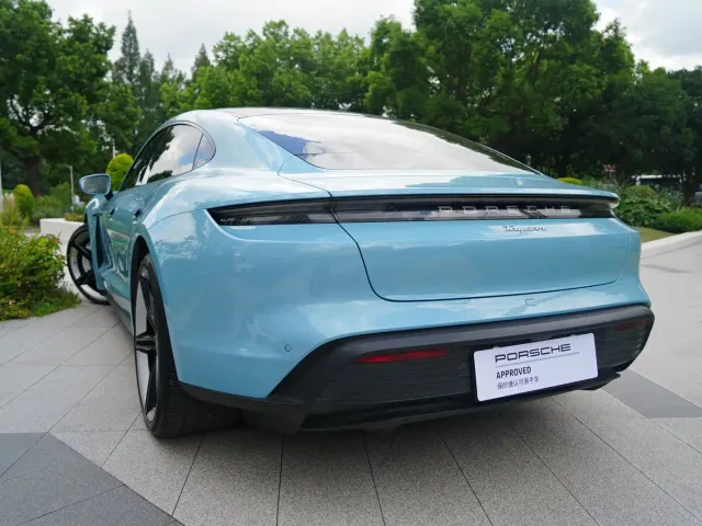 Porsche Taycan — Фото автомобиля 19