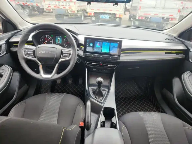 Roewe i5 — Фото автомобиля 5