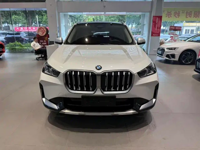 BMW X1 — Фото автомобиля 2