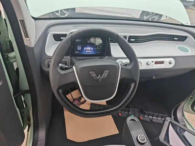 Wuling Hongguang Mini EV — Фото автомобиля 10