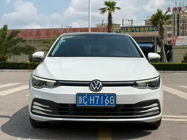 Volkswagen Golf — Фото автомобиля 2
