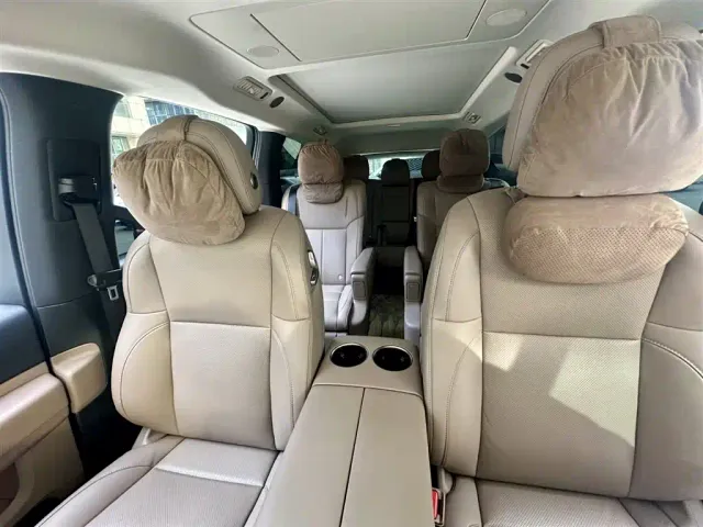 Li Auto MEGA — Фото автомобиля 12