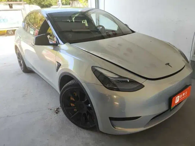 Tesla Model Y — Фото автомобиля 2