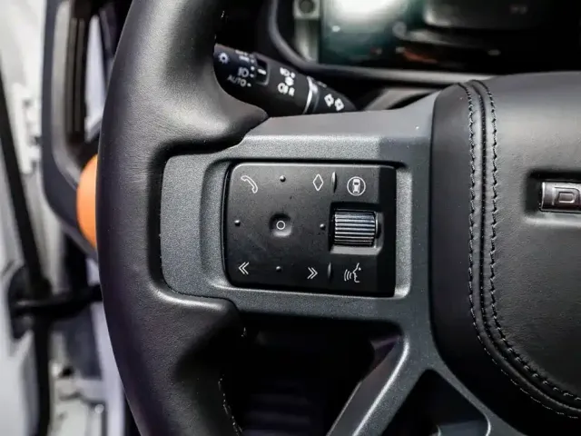Land Rover Defender — Фото автомобиля 19