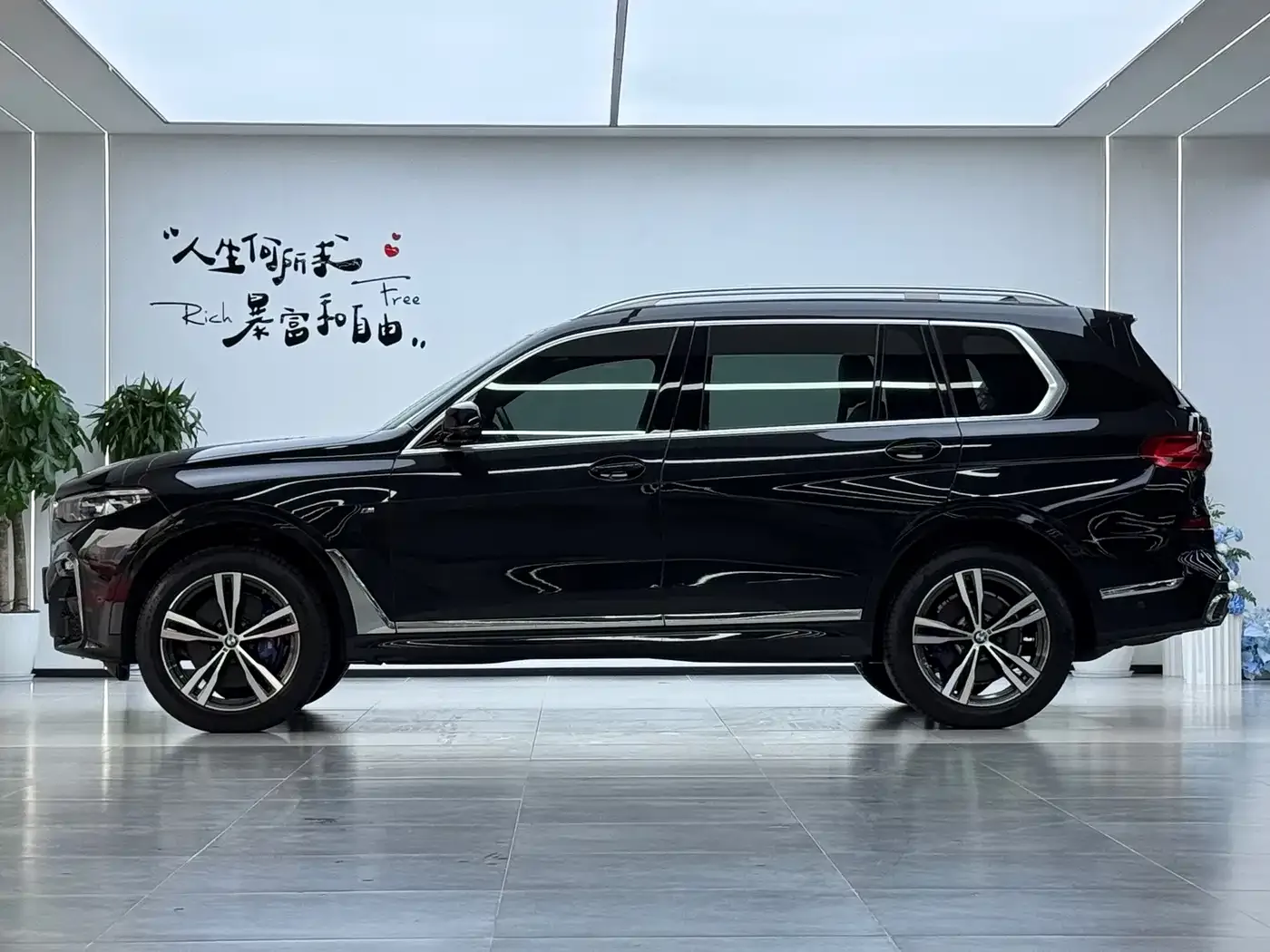 BMW BMW X7 2022 xDrive40i Exclusive M Sport Package — Фото автомобиля 21