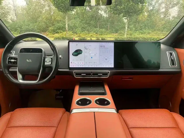 Li Auto L8 — Фото автомобиля 6