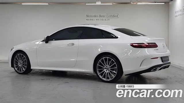 Mercedes-Benz E-Class — Фото автомобиля 2