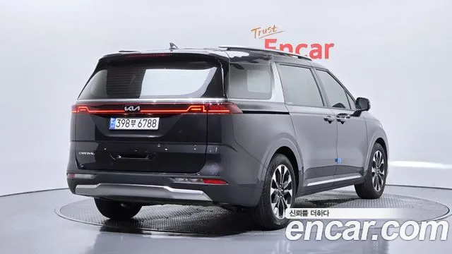 Kia Canival — Фото автомобиля 2