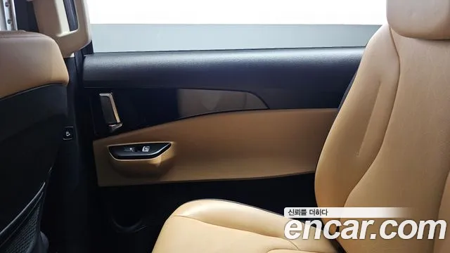 Kia Canival Carnival 4 поколение Бензин 9 мест Prestige — Фото автомобиля 25