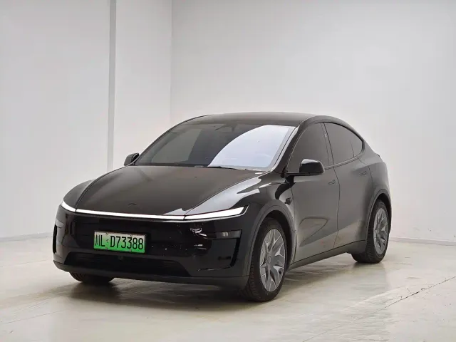 Фотография автомобиля — Tesla Model Y L