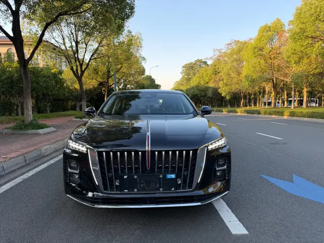 Hongqi H5 PHEV — Фото автомобиля 2