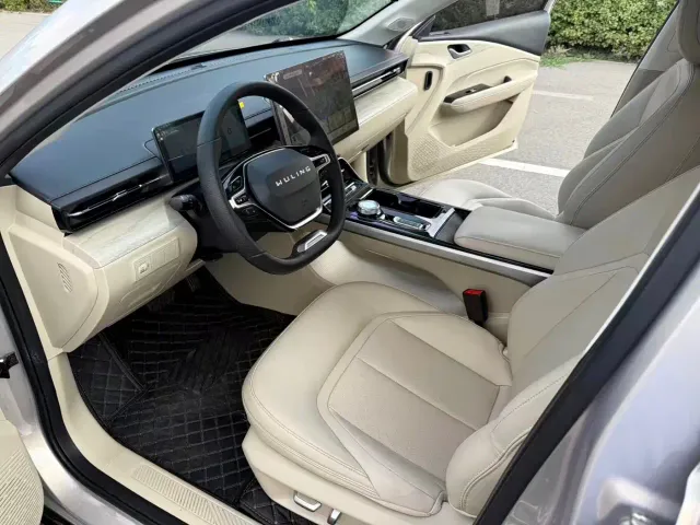 Wuling Starlight — Фото автомобиля 10