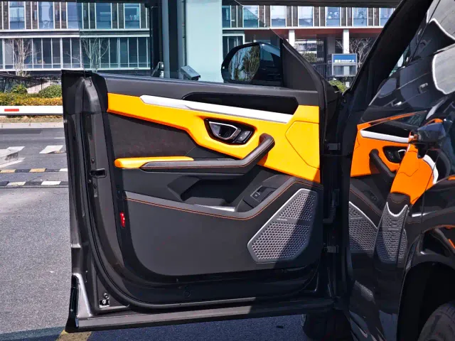 Lamborghini Urus — Фото автомобиля 7